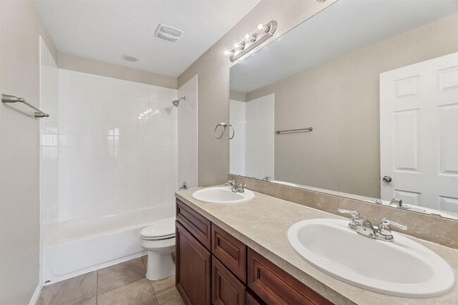 Building Photo - 412 Carl Shipp Dr