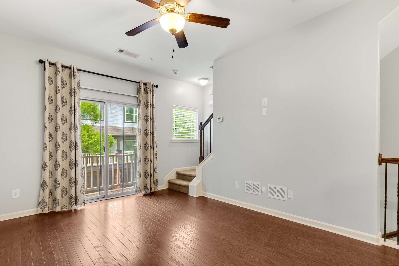 Building Photo - 215 Semel Dr