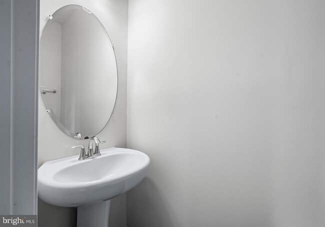 Building Photo - 644 Shore Forest Dr