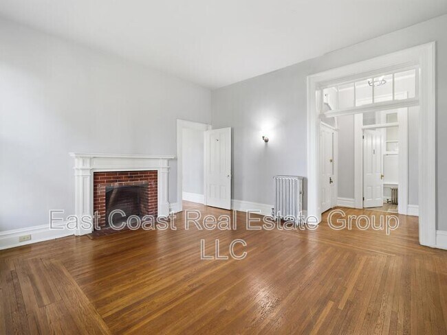 Building Photo - 323 N Potomac St