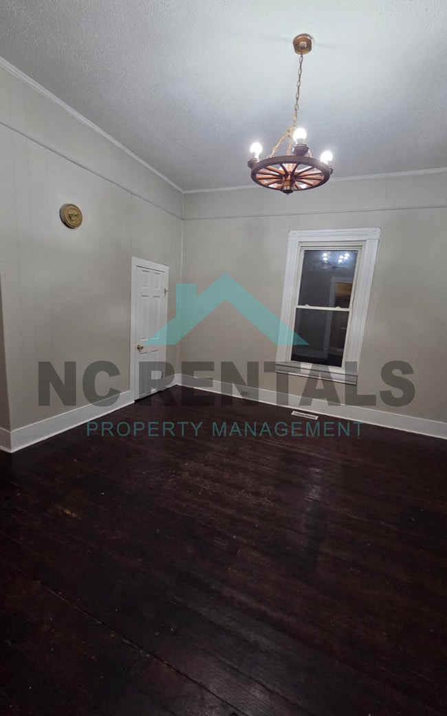 Building Photo - 714 Dillard St