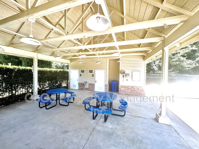 Building Photo - 103 Bumble Cir