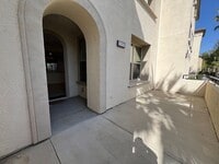 Building Photo - Beautiful 2 Bedroom, 2 1/2 Bathroom Porter Ranch Townhome! Ready for Move In!