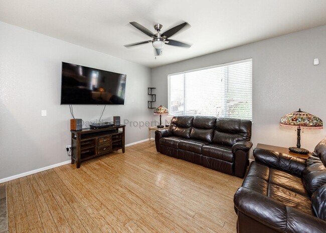 Building Photo - 7724 Canyon Oak Dr