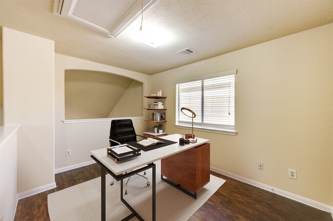 Building Photo - 15531 Kiplands Bend Dr