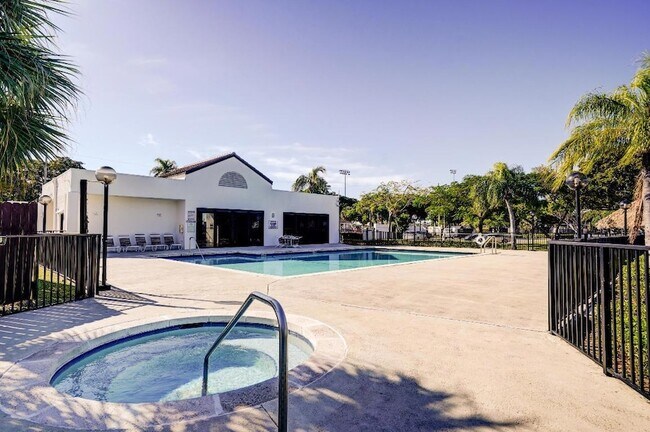 Building Photo - 212 Lake Pointe Dr