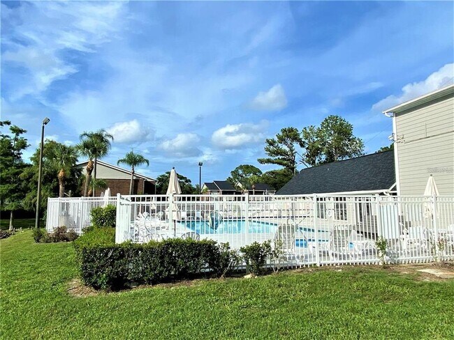 Building Photo - 1400 Gandy Blvd N