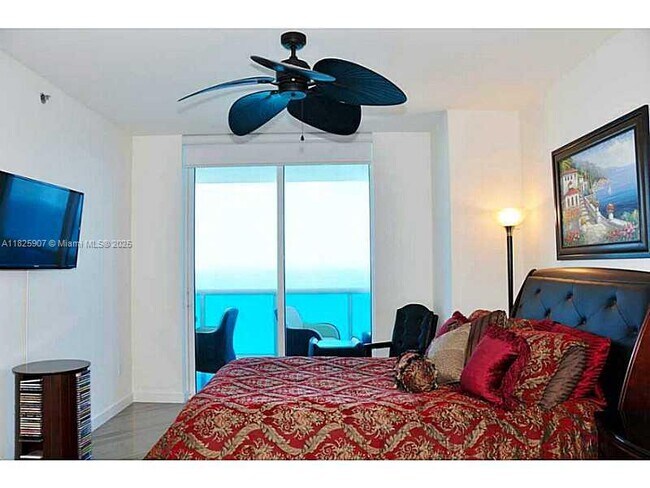 Building Photo - 2711 S Ocean Dr