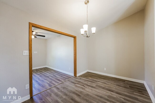 Building Photo - 521 Magnolia Dr