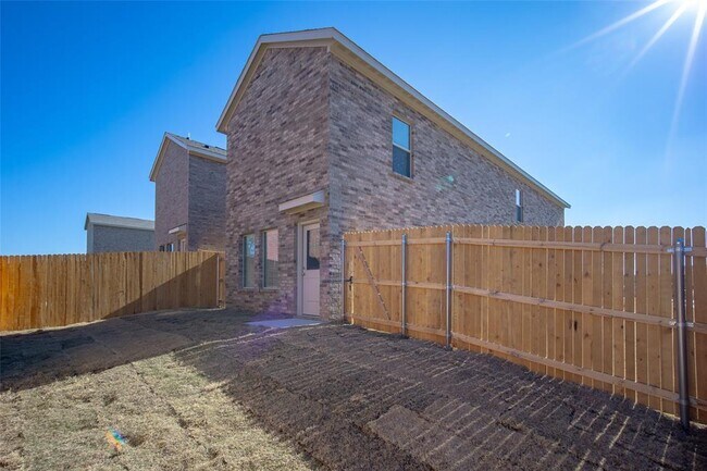 Building Photo - 2023 Delphine Dr