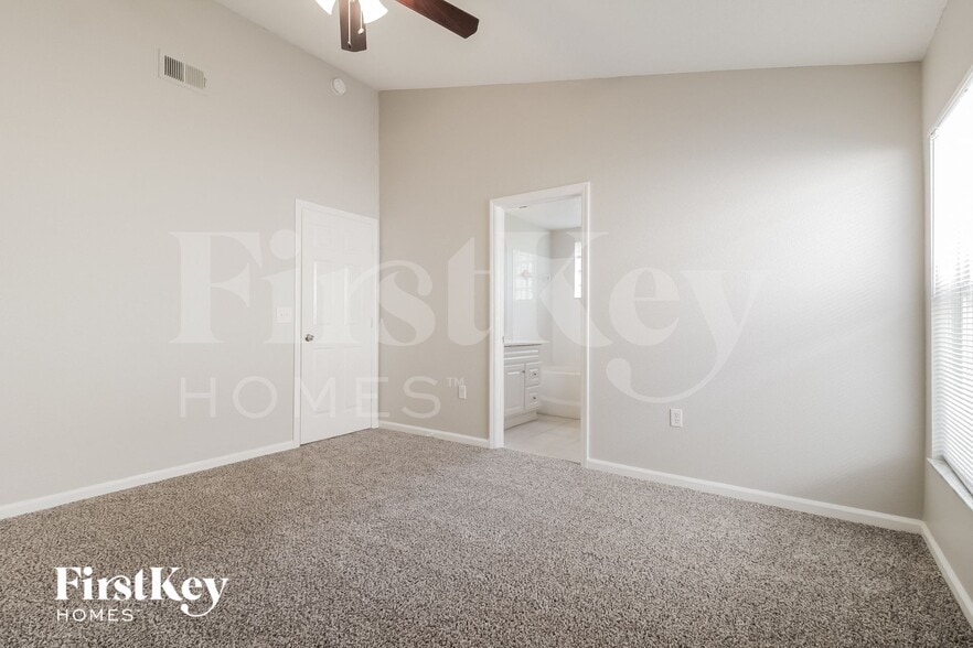 Building Photo - 5211 Aventura Blvd