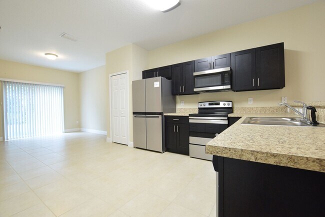 Building Photo - 517 Blackbird Ln
