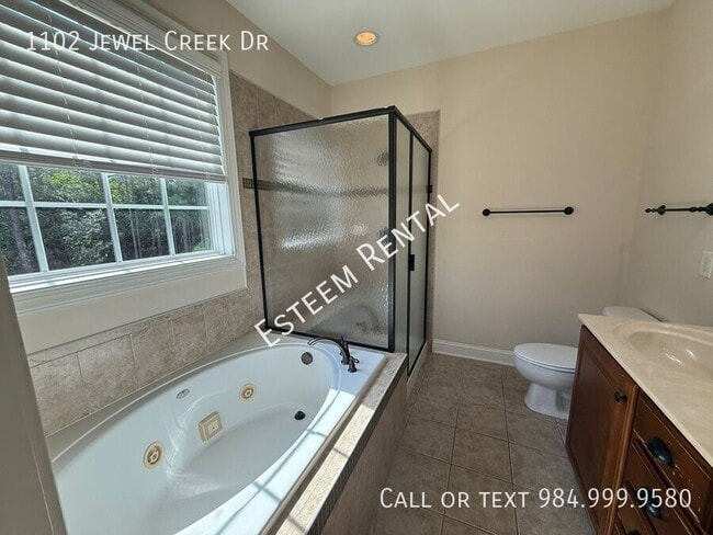Building Photo - 1102 Jewel Creek Dr