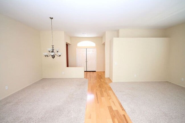 Building Photo - Exceptional Executive Single Story Home