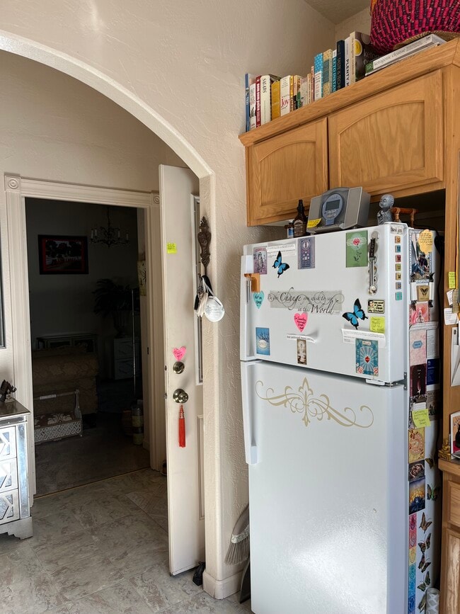 Kitchen - 3685 Colony Oaks Dr