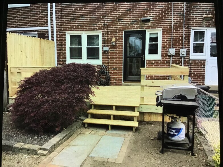 Building Photo - 30 Hershey Ave