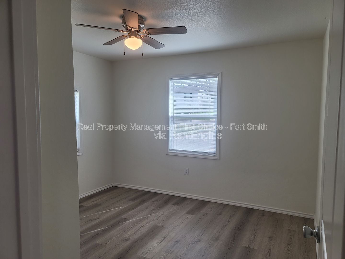 Building Photo - 407 Hemlock St