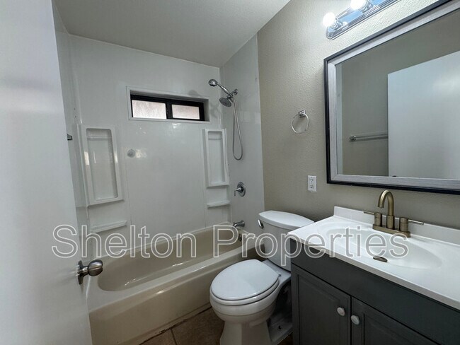 Building Photo - 2910 N 193rd Ave