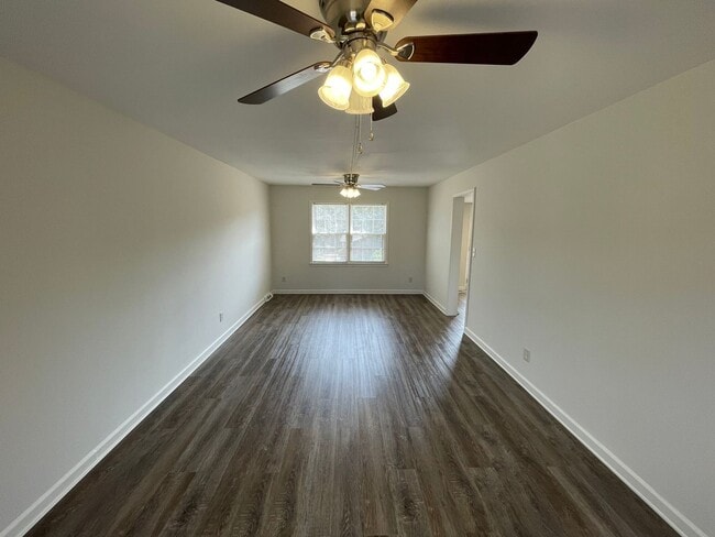 Building Photo - Renovated 3/2.5 House in Chieftain Hills- ...