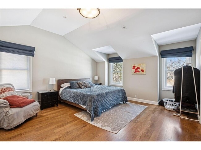 Building Photo - 5 Cooper Ave