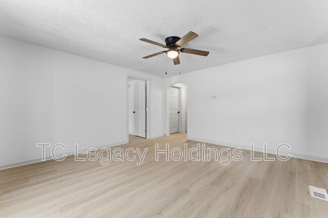 Building Photo - 16 Flint St