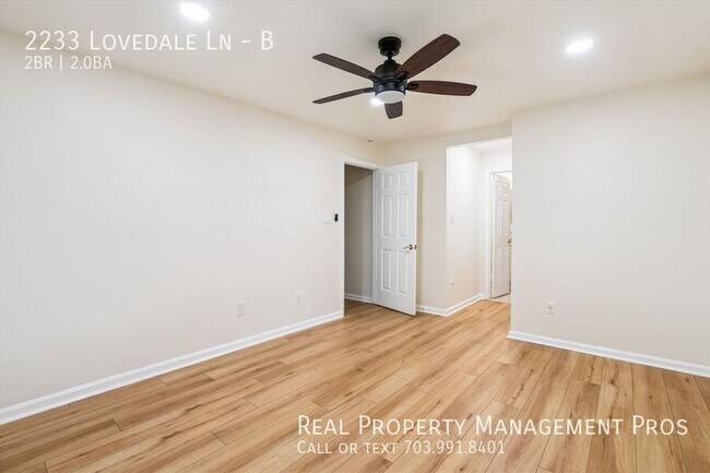 Building Photo - 2233 Lovedale Ln