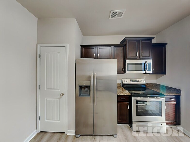 Building Photo - 37 Longleaf Cir