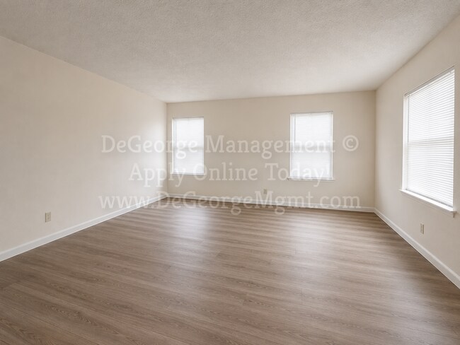 Building Photo - 2 Bedroom 1 Bath Ranch Apartment Home with washer dryer hookups for rent in Newark, NY
