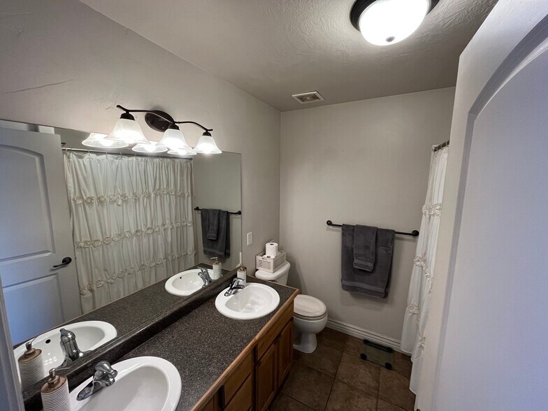 Building Photo - 264 S 910 W