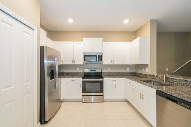 Building Photo - 6031 Acara Ln