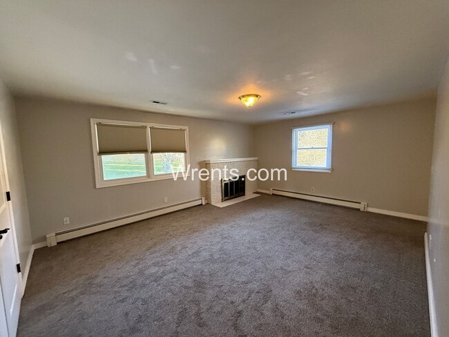 Building Photo - Spacious 6-Bedroom Home with Pool & Multiple Fireplaces – Great Northside Location!