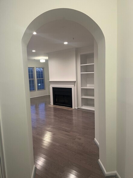 Building Photo - 20417 Riverbend Sq