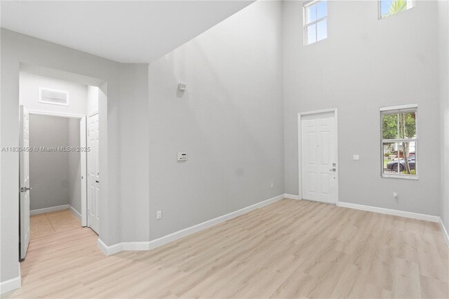 Building Photo - 10761 NW 75th St