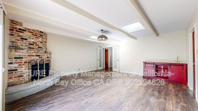 Building Photo - 1827 Creekside Rd