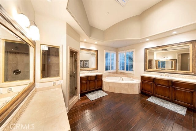 Building Photo - 12 San Remo