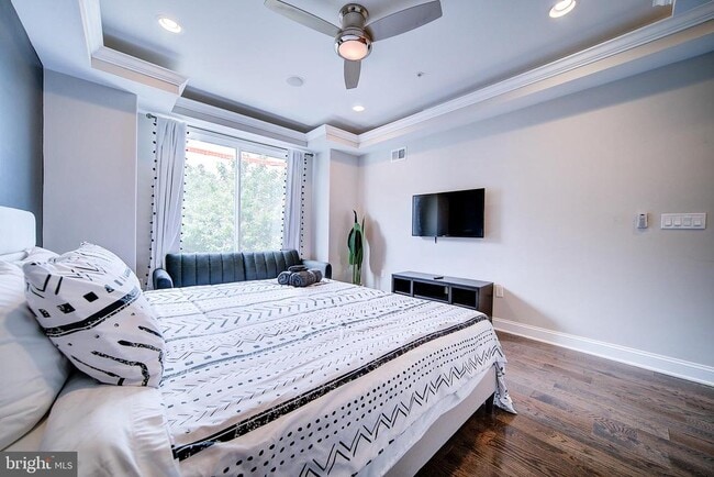 Building Photo - 1513 S Lambert St