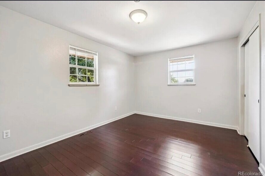 Building Photo - 10211 W 59th Pl