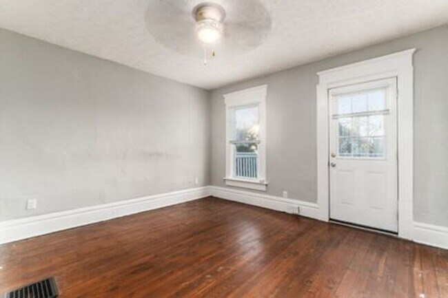 Building Photo - 360 N Garfield Ave