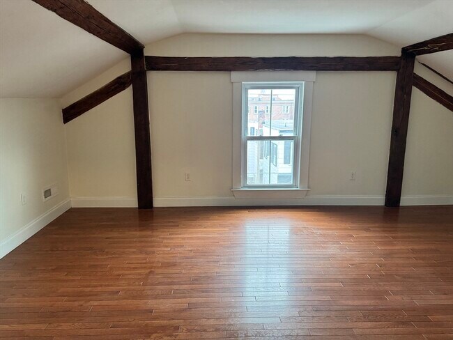 Building Photo - 15 Hamilton St