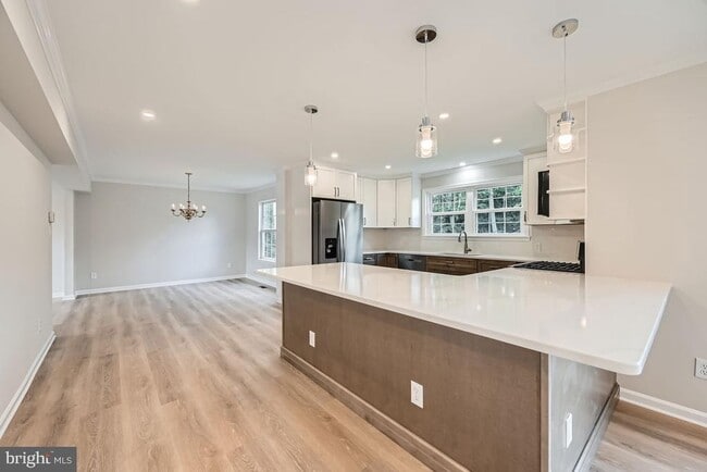Building Photo - 701 Rosefield Ct