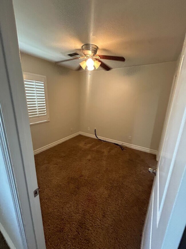 Building Photo - Spacious Home for Rent