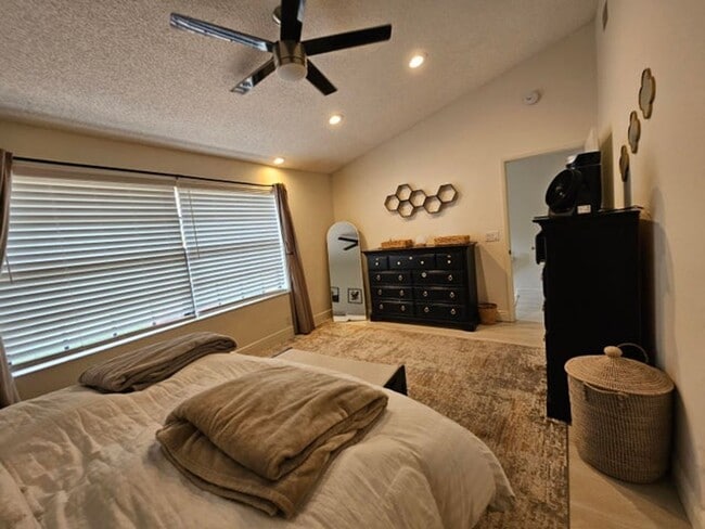 Building Photo - 7976 La Mirada Dr