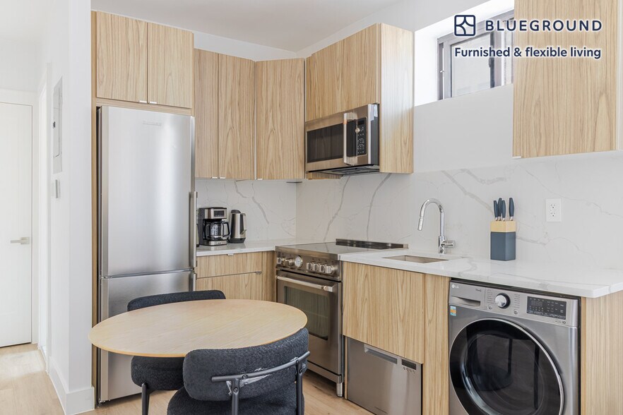 Building Photo - 138 E 38th St