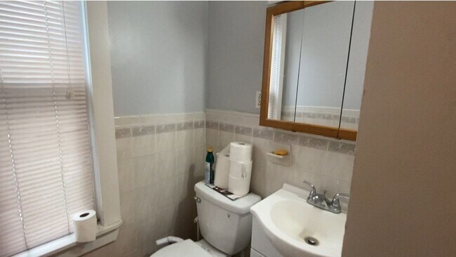 Building Photo - Awesome 5 bed 2 bath in Lower Allston