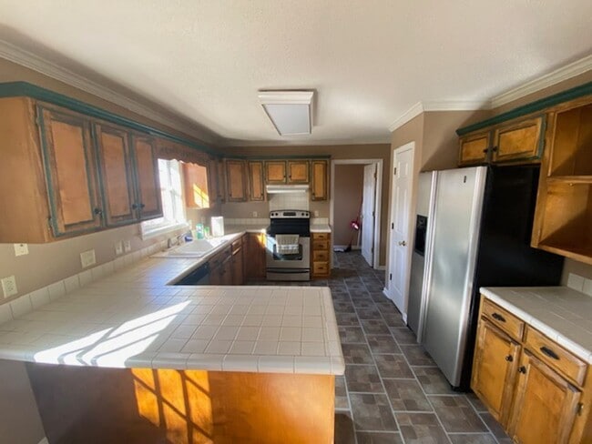 Building Photo - 4 bedroom 3.5 bath house