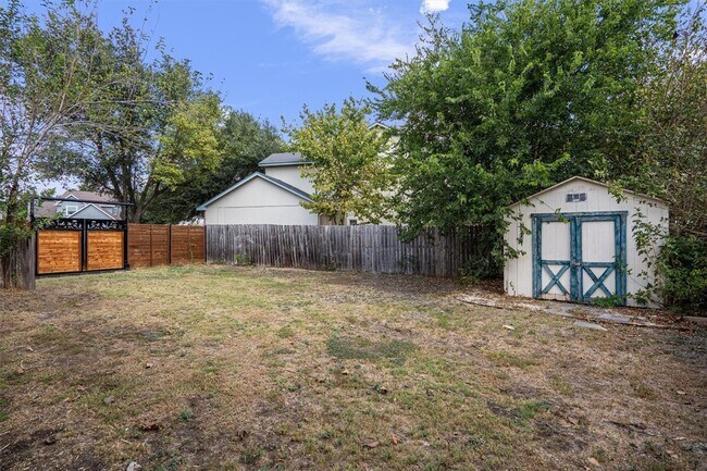 Building Photo - 204 Mallard Cove