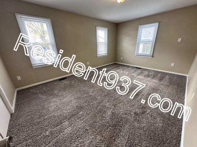 Building Photo - 3 Bed 1 bath