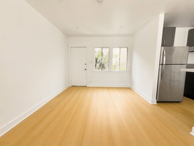 Building Photo - 4730 St Charles Pl