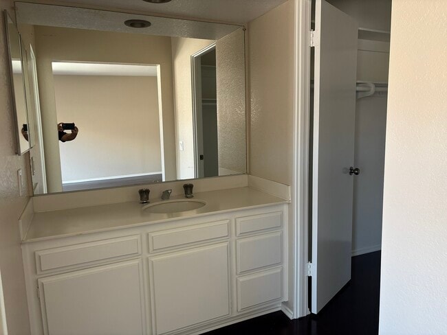 Building Photo - 4541 Alla Rd