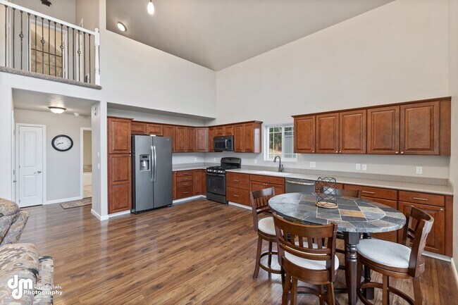 Building Photo - SEASONAL LAKEFRONT LIVING
